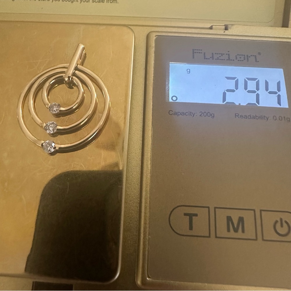 14K Gold Triple Circle Pendant with 3 Diamonds – Modern Minimalist Design, 2.94g - Picture 10 of 10
